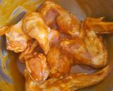 Foto del paso 1 de la receta: Alitas dulces y ensalada de repollo