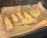 Foto del paso 2 de la receta: Lomos de dorada asados al limón