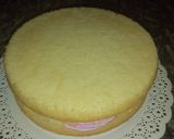 Foto del paso 8 de la receta: Bizcochuelo relleno de arándanos y crema