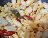 Foto langkah ke 2 dari resep Tumis Labu Siam, Jagung Manis & Jagung Semi.