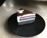 Meggyes-mákos-marcipános mousse torta 🍒 recept fázis 6 fotója