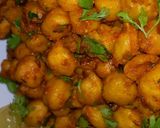 A picture of step 5 of Chatpate Chole (Kabuli Chana).