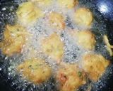 A picture of step 3 of PIAZ PAKORE with GREEN CHATNI #CookpadRamadan.