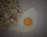 Foto langkah ke 4 dari resep Nasi goreng telur.