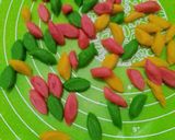 Foto langkah ke 4 dari resep Biji Ketapang Rainbow 🌈.