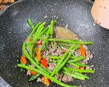 Foto langkah ke 4 dari resep Oseng Buncis Daging Cincang.