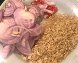 Hình bước làm 1 của món Đậu hũ, nấm rơm kho sả ớt