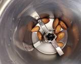 Almond milk smoothie recipe step 2 photo