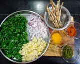 मेथी-सुका बोंबील भाजी (methi sukha bombil recipe in marathi) रेसिपी स्टेप 1 फोटो 