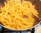 A picture of step 6 of Penne with Radicchio and Creamy Cheese Sauce.