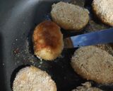 A picture of step 5 of Poha aloo cutlets.