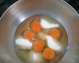 Foto del paso 1 de la receta: Flan de huevo en olla rápida