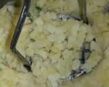 A picture of step 1 of Potatoes balls with tea.