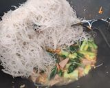 Foto langkah ke 6 dari resep Bihun goreng.