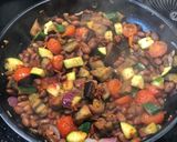 A picture of step 4 of Mediterranean bean lunch bowl.