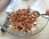 Foto del paso 3 de la receta: Granola casera sin azúcar (fácil, sencilla y rápida)