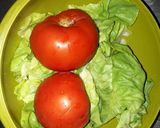 Foto del paso 1 de la receta: Ensalada de lechuga y tomate