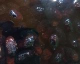 Foto del paso 1 de la receta: Aceitunas negras aliñadas con hierbas de la huerta