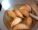 A picture of step 6 of Fruit Gujiya.