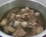Foto langkah ke 3 dari resep Sup Bakso Tulangan Ayam.