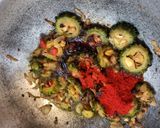 कारल्या ची भाजी, खट्टी मिठी (karlyachi bhaji recipe in marathi) रेसिपी स्टेप 2 फोटो 