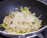 Foto del paso 6 de la receta: Spaghetti con crema de salmón y aguacate