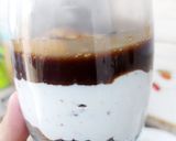 A picture of step 6 of Kitkat Layered cream cheese Parfait.