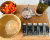 Foto del paso 1 de la receta Pizza baja en carbohidratos con base de zanahoria y harina de garbanzos