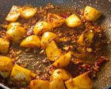 A picture of step 5 of Winter Special Aloo Methi 😋.