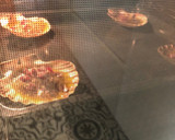 Foto del paso 4 de la receta: Vieira rellena de jamón gratinada al horno