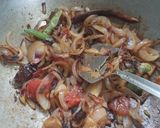 A picture of step 3 of Fish Spring Onion Gravy.