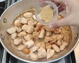 A picture of step 2 of Pizza Karahi.