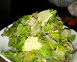 A picture of step 1 of Omelate with spinach.