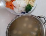 Foto langkah ke 6 dari resep Sup Rolade Ayam Udang.