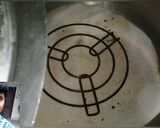 A picture of step 5 of Peri peri pizza without oven.