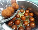 A picture of step 4 of Banana gulab jamun.