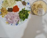A picture of step 1 of Piyaz ke pakoray.