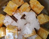 Gambar langkah 2 resipi Tauhu Goreng Kunyit Rangup.