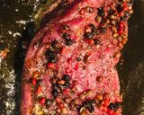 Foto del paso 1 de la receta: Lomo Pimienta con Tomates Secos, Acompañado de Rugula y Espárragos Gratinados