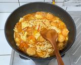 A picture of step 3 of Shrimp Paste Tomato Egg Noodles.