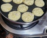 A picture of step 4 of Maggi Appe.