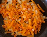 Foto del paso 2 de la receta: Tortilla de huevo con zanahoria