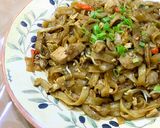 Foto langkah ke 4 dari resep Kwetiau Goreng Ayam Baso.