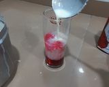 A picture of step 7 of Badaam pink lady shake.