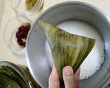 A picture of step 4 of Zongzi Chinese dragon boat festival.