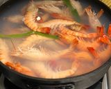 A picture of step 1 of Lucky Shaoxing Drunken Shrimp.