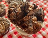 A picture of step 6 of Brownie cup cakes.