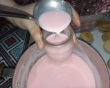صورة لخطوة 5 من وصفة ياغورت بذوق الفراولة 🍓