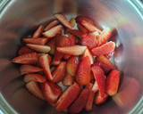 Foto del paso 1 de la receta: Mermelada de frutillas y naranja