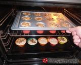 Φωτογραφία βήματος 22 της συνταγής Muffins μήλο και κανέλλα. Και η επικάλυψη; Streusel!